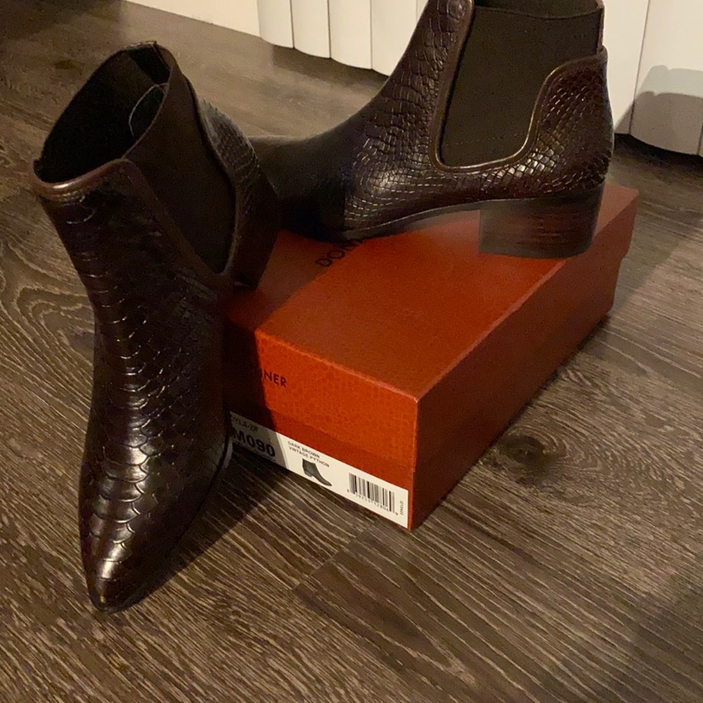 Donald Pliner Dark Brown Vintage Python Booti.  Size 9M.